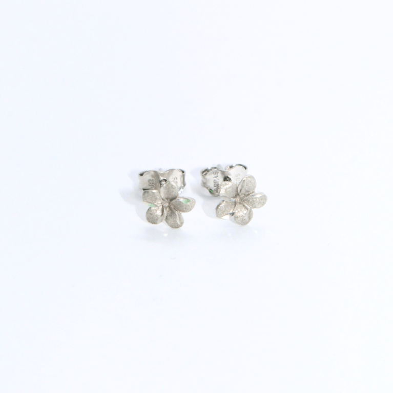 Cercei "Frosted Petals" din Aur Alb 14k